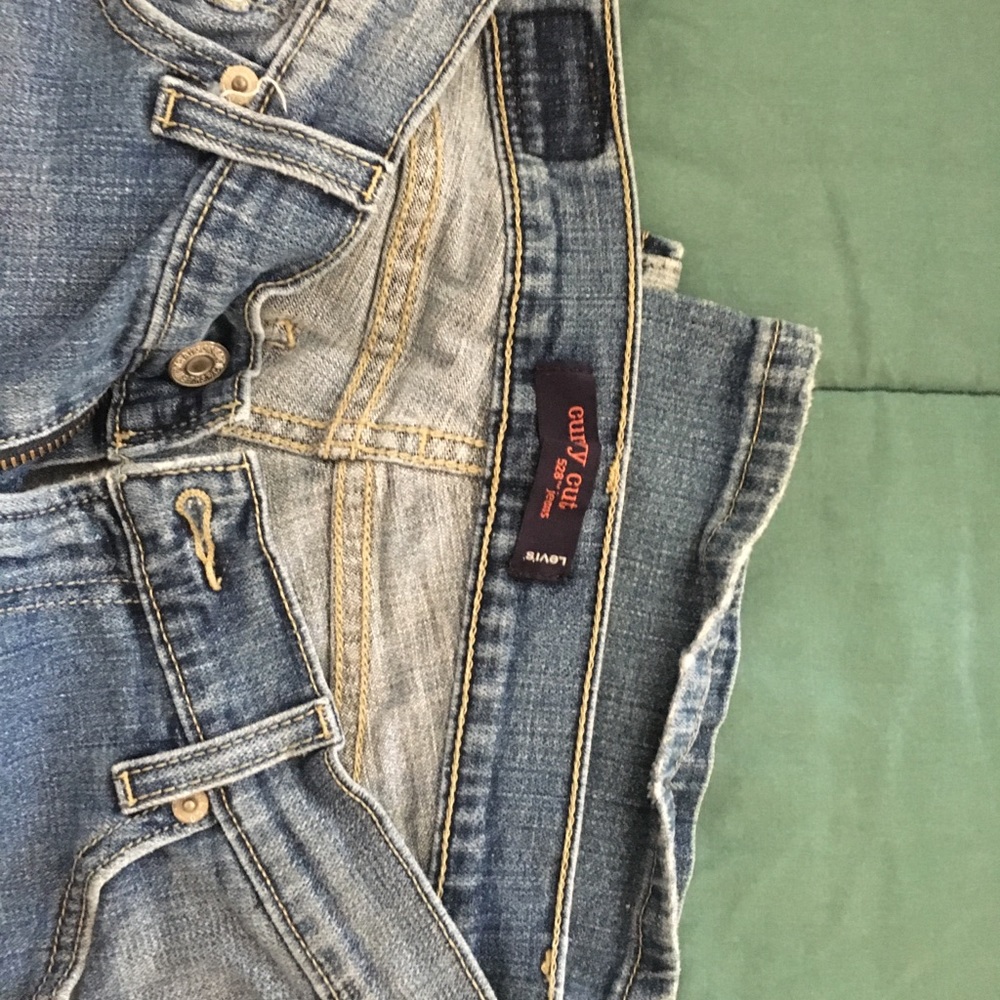 Levi’s - Picture 2 of 2